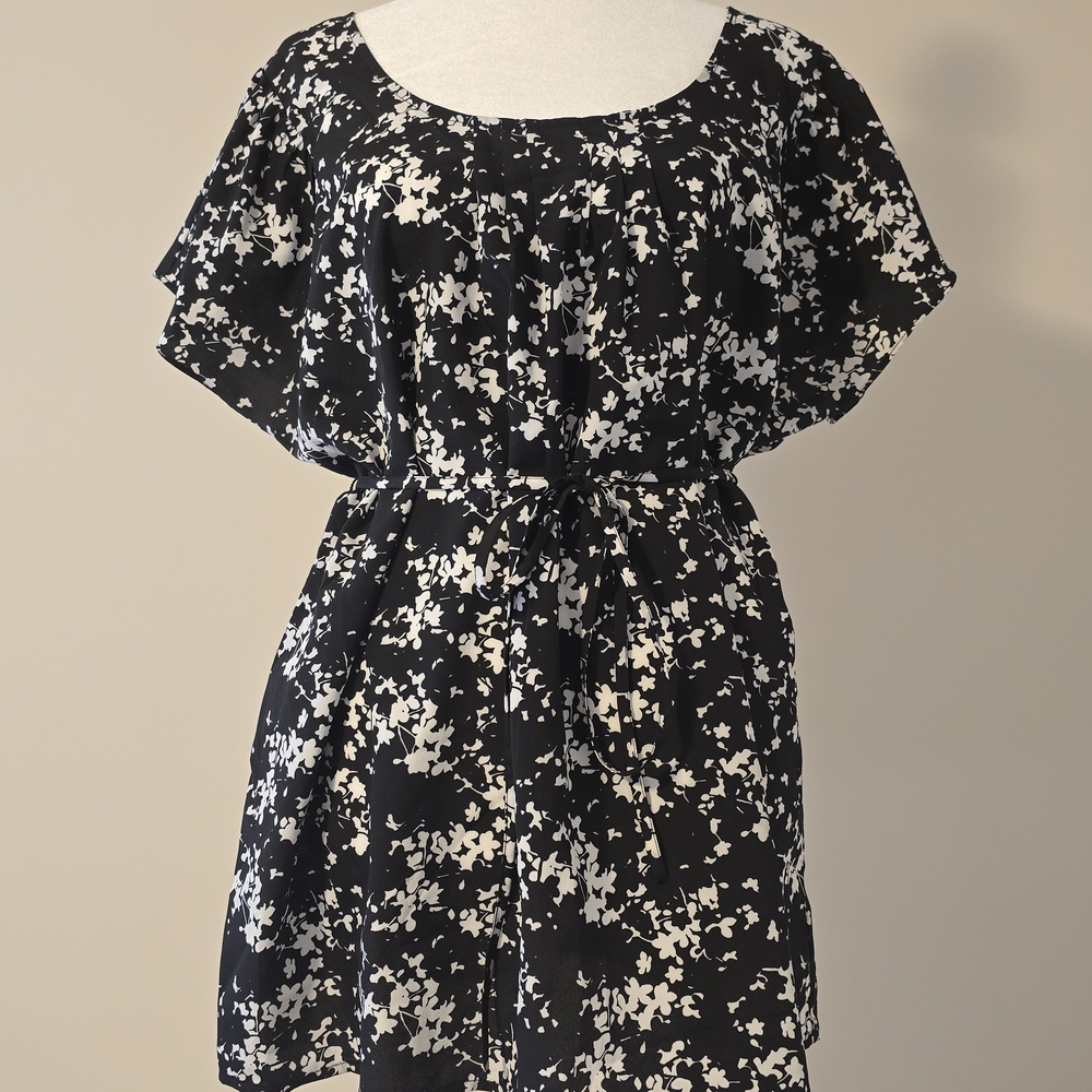 Motherhood Maternity, Black and White Floral Top